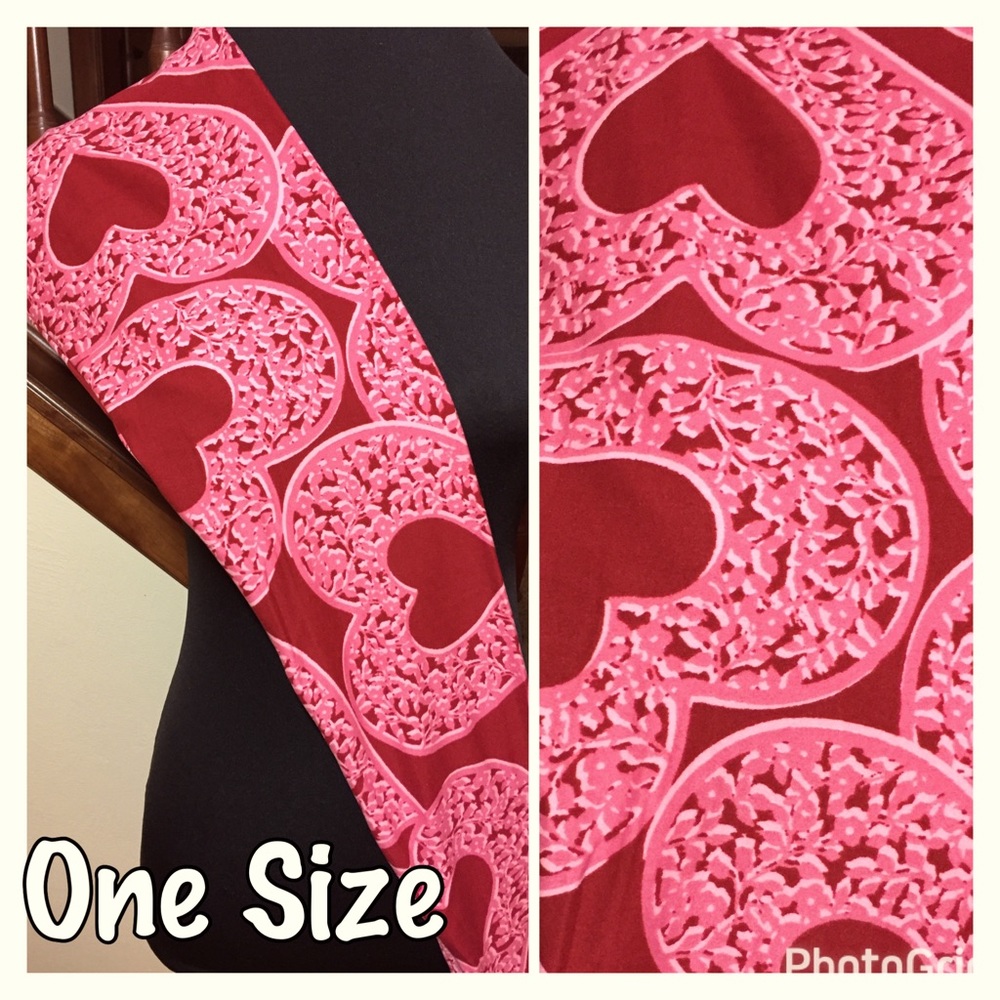 LuLaRoe One Size. Valentine Leggings BRAND NEW W/TAG Hearts